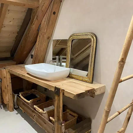 Les Greniers D Arplane * Fourneaux (Savoie)