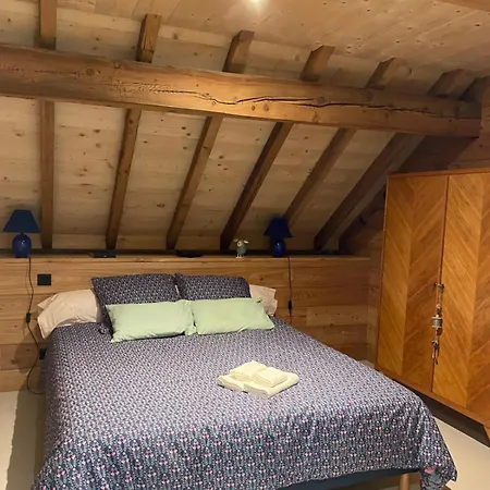 Les Greniers D Arplane Apartment